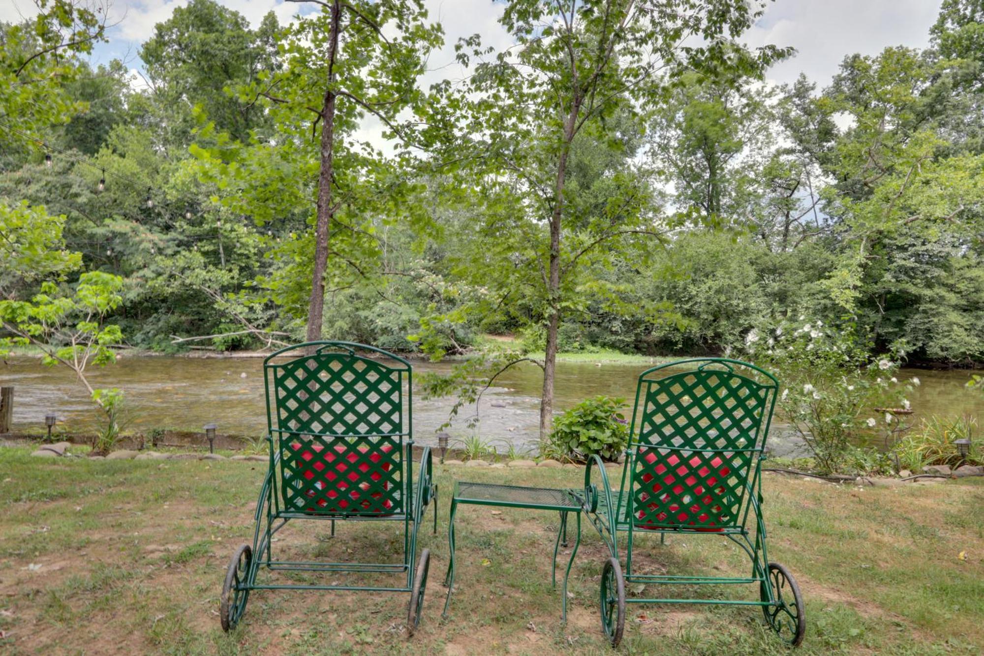 Riverfront Couples Retreat In Smoky Mountains! Apartment Townsend Exterior photo